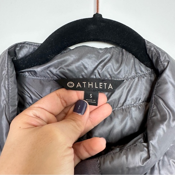 Athleta Downkind Down Puffer Vest in Silver Bells Gray - Picture 4 of 9